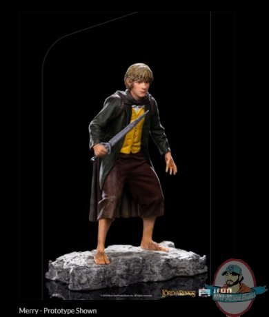 2022_02_10_14_41_15_merry_1_10_scale_statue_by_iron_studios_sideshow_collectibles.jpg