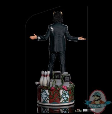 2022_03_17_14_27_31_marvel_loki_president_variant_1_10_art_scale_statue_by_iron_studios_sideshow_c.jpg