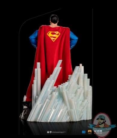 2022_03_25_18_32_47_superman_unleashed_deluxe_1_10_scale_statue_by_iron_studios_sideshow_collectib.jpg