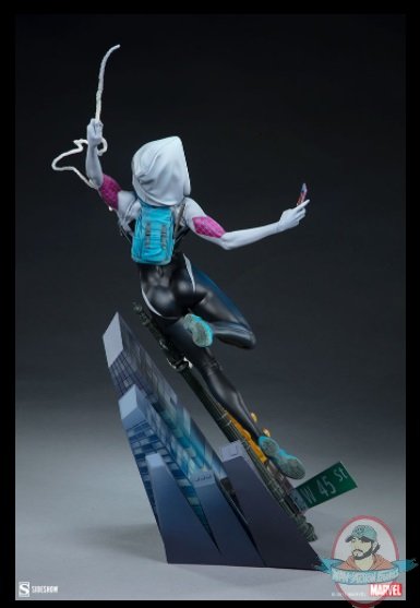 2022_03_25_19_39_43_ghost_spider_premium_format_figure_exclusive_sideshow_collectibles.jpg