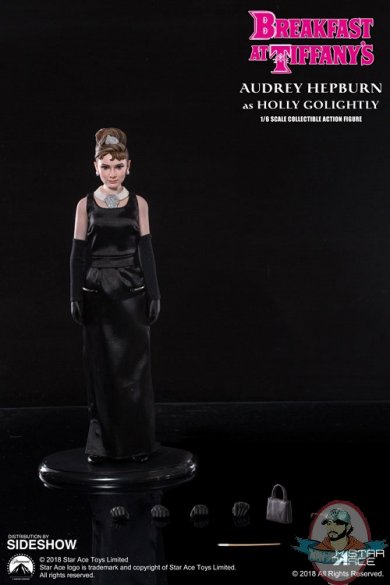 breakfast-at-tiffanys-aubrey-hepburn-as-holly-golightly-sixth-scale-903317-09.jpg