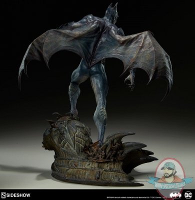 dc-comics-batman-gotham-city-nightmare-collection-statue-sideshow-200424-09.jpg