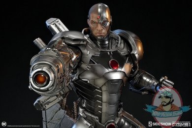 dc-comics-cyborg-statue-prime1-studio-sideshow-200513-09.jpg