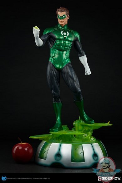 dc-comics-green-lantern-premium-format-300392-04.jpg