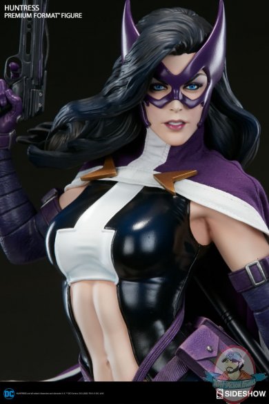 dc-comics-huntress-premium-format-300288-10.jpg