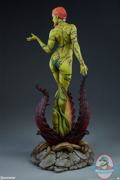 dc-comics-poison-ivy-premium-format-figure-sideshow-300487-06.jpg