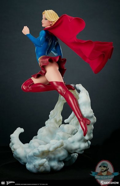 dc-comics-supergirl-premium-format-figure-sideshow-300670-08.jpg