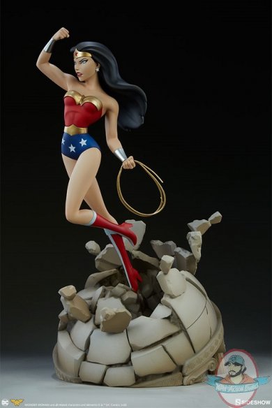 dc-comics-wonder-woman-animated_series-collection-statue-sideshow-200544-05.jpg