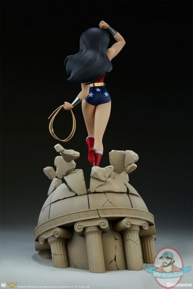 dc-comics-wonder-woman-animated_series-collection-statue-sideshow-200544-07.jpg