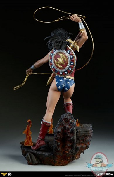 dc-comics-wonder-woman-premium-format-figure-sideshow-300664-07.jpg