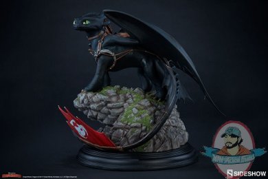 dreamworks-dragons-toothless-statue-200418-06.jpg