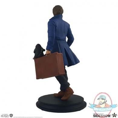 fantastic-beasts-and-where-to-find-them-newt-scamander-with-niffler-statue-icon-heroes-903468-04.jpg