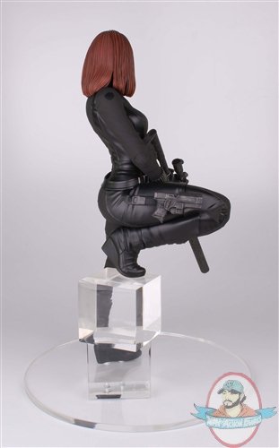 gentle_giant_statue_-_black_widow_0006.jpg