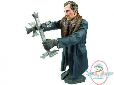 hammer_van_helsing_bust_2.jpg