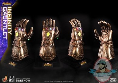 marvel-avengers-infinity-war-infinity-gauntlet-life-size-collectible-hot-toys-903428-04.jpg