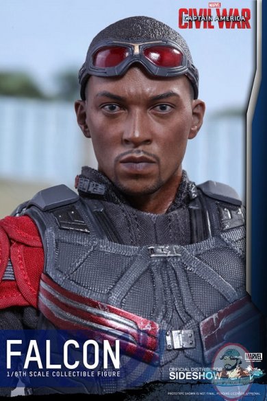 marvel-captain-america-civil-war-falcon-sixth-scale-hot-toys-902689-16.jpg