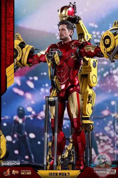 marvel-iron-man-2-iron-man-mark-4-with-suit-up-gantry-sixth-scale-collectible-set-hot-toys-903100-25.jpg