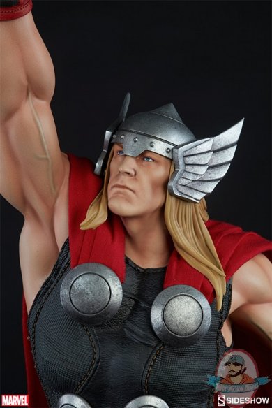 marvel-thor-avengers-assemble-statue-200353-08.jpg