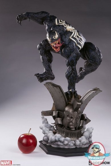 marvel-venom-premium-format-figure-300456-06.jpg