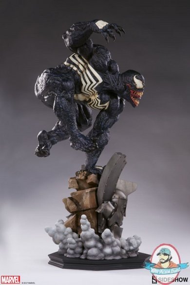 marvel-venom-premium-format-figure-300456-09.preview.jpg