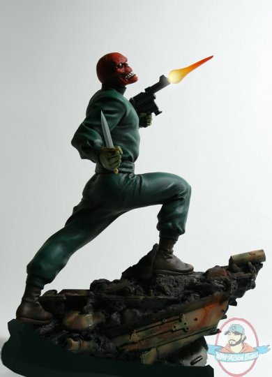 red_skull_action_statue.jpg