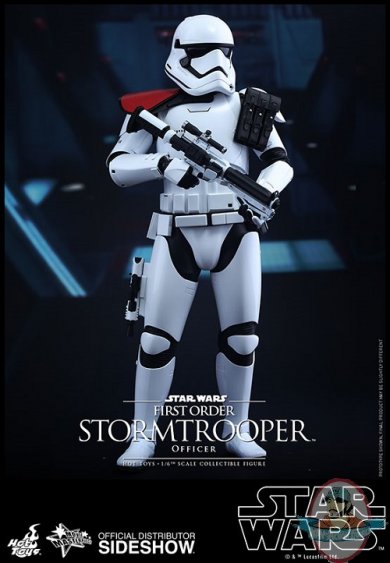 star-wars-first-order-stormtrooper-officer-stormtrooper-set-sixth-scale-hot-toys-feature-902604-03.jpg