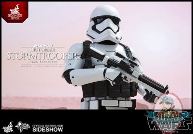 star-wars-stormtrooper-jakku-exclusive-sixth-scale-hot-toys-902579-08.jpg