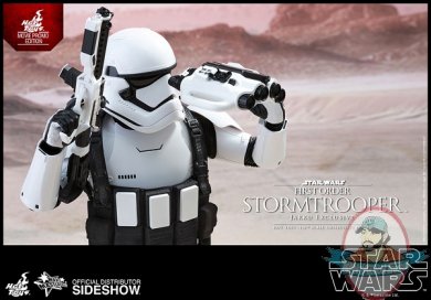 star-wars-stormtrooper-jakku-exclusive-sixth-scale-hot-toys-902579-09.jpg