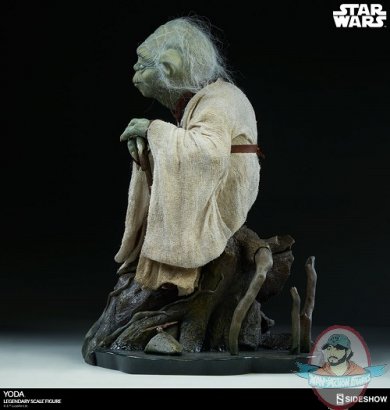 star-wars-yoda-legendary-scale-figure-sideshow-400159-06.jpg