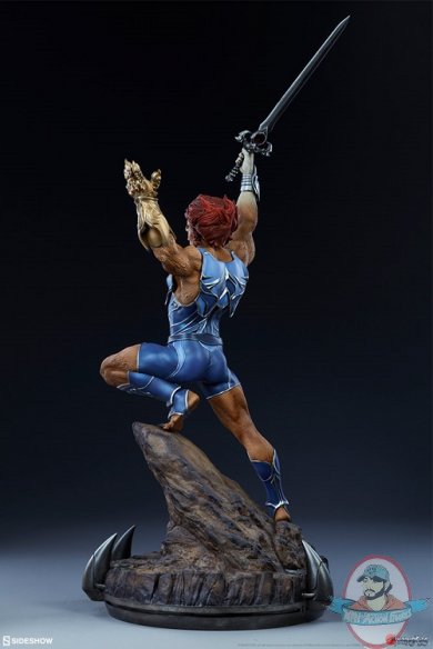 thundercats-lion-o-satue-sideshow-200496-07.jpg